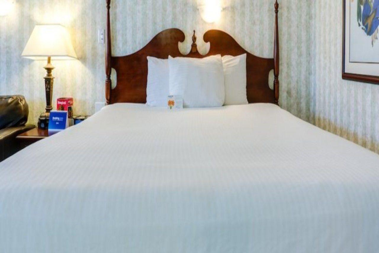 Carousel Inn And Suites Anaheim Extérieur photo