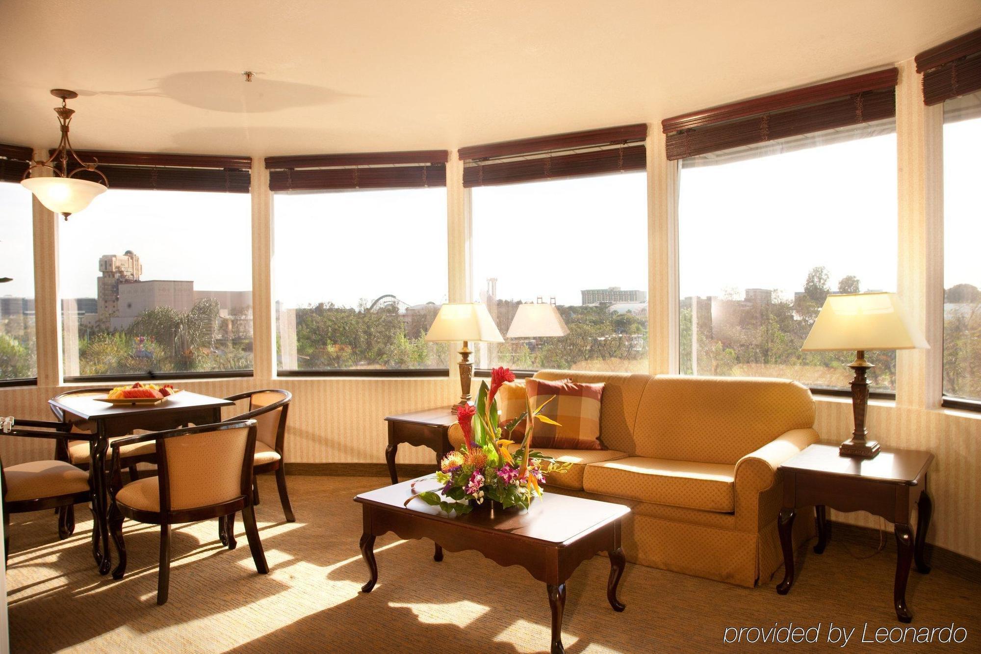 Carousel Inn And Suites Anaheim Intérieur photo