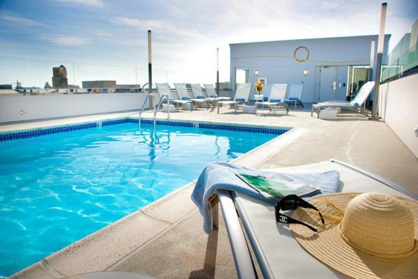 Carousel Inn And Suites Anaheim Extérieur photo