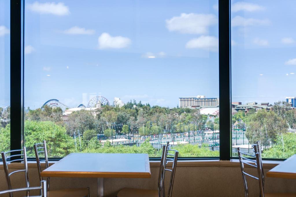 Carousel Inn And Suites Anaheim Extérieur photo